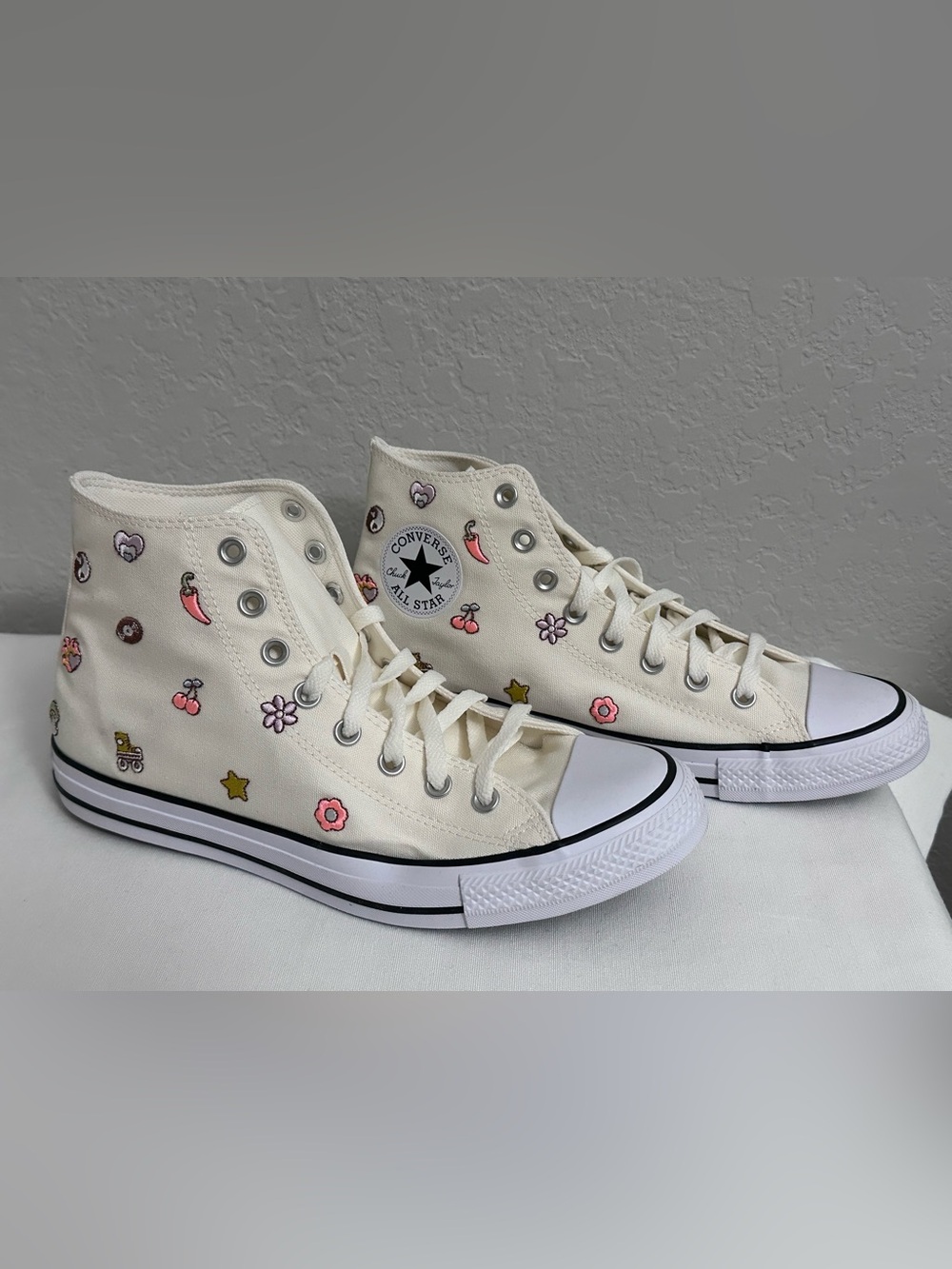 Converse All Star Chuck Taylor Hi Top Embroidery Egret/Fresh Cut Womens size11.5